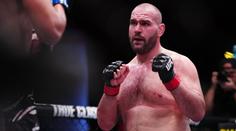 Třetí výhra v UFC v řadě. Buday ustál těžké chvíle, na body přemohl Brazilce