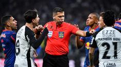 Fotbal mění svá pravidla: Dvojdotek při penaltě nevadí, počítání pro gólmany