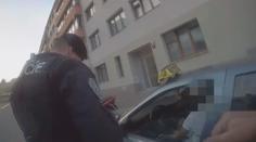 Muž se zákazem řízení jezdil v autě s taxi svítilnou. Neumím ji odmontovat, tvrdil