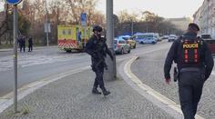 Policejní manévry v Praze! U hlavního nádraží běhal muž s pistolí v ruce