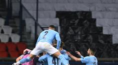 City potopilo PSG góly během sedmi minut: Trefa z centru a díra ve zdi