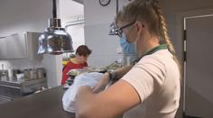 Restaurace a hospody zavřou už v osm, připraví je to o miliardu týdně