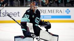 Brankář Stezka má za sebou premiéru v NHL. Palát přispěl gólem k jasné výhře