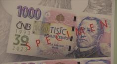 Muž měl inzerovat vzácné bankovky, které neměl. Lidé mu za ně poslali 60 000