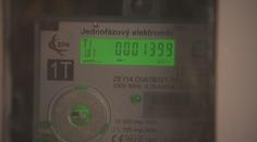 Řada dodavatelů energií stále snižuje ceny. Lidé využívají i kratší fixace