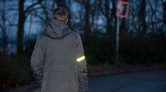 Pozor na levné reflexní pásky! Neodráží světlo, řidiči vás neuvidí