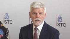 Prezident Pavel vyčinil poslancům. Takhle zákony neschvalujte