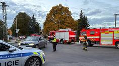 Posunovací vůz projel v Mělníku na červenou. Srazil se s vlakem