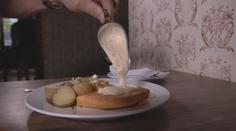Smažený sýr je českým fenoménem. Původně šlo o pokrm pro vyšší vrstvy