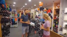 NÁVOD: Výběr cyklistické helmy je stěžejní, špatná život nezachrání