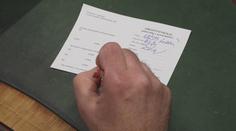 Sněmovna možná zruší potravinářský průkaz. Návrh prošel prvním čtením