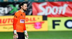 Do Slavie nejdu! Zkušený brankář bude dál pomáhat nováčkovi