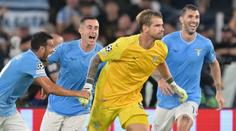 Neskutečné! Brankář Lazia skóroval v LM, spoluhráči ho marně naháněli