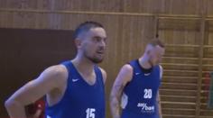 Přeplněná hala! Satoranský po deseti měsících trénoval s reprezentací