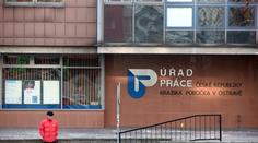 FINANČNÍ RÁDCE: Nemáte práci? Máte nárok na balík peněz!