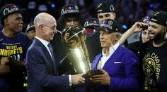 Během dvou let vyhrál NFL, NHL i NBA. Miliardáři unikla jen Premier League
