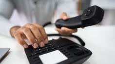 Koronavirus: Důležitá telefonní čísla! Sháníte pomoc? Přehled kontaktů