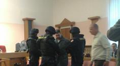Bývalé policisty, členy Berdychova gangu, pustili v tichosti na svobodu