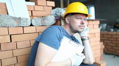 Stavební povolení vyřídil za 3 dny, ale čeká na něj měsíc kvůli České poště