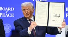 Rada míru začala oficiálně existovat. Trump a další lídři podepsali její založení