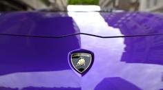 Záhadný nález: Uprostřed pralesa objevili opuštěné a zbědované luxusní lambo