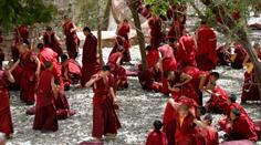 Čína uzavřela Tibet před světem. Nechce, aby viděl protesty