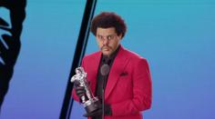 Zpěvák The Weeknd bude vystupujícím na Super Bowlu 2021