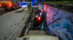 Děsivá nehoda policisty v centru Košic. Skončil s autem v podchodu