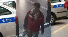 Ztratil foťák za 60 tisíc! Policie pátrá po muži, který jej odnesl