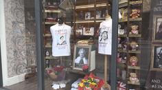 Londýn se chystá na rozloučení s panovnicí. Turisté skupují suvenýry