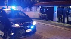 Ulicemi města v Itálii se potuloval lev. Nezabrala ani uspávací šipka