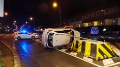 Opilý Ukrajinec zrušil nové auto o betonové zábrany, bral to s klidem