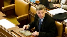 Podpořil reformu a už je nepotřebný. Vyloučí ODS odsouzeného poslance Pekárka?