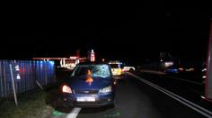 Chodec nepřežil srážku s autem, chodkyně ve Kdyni měla víc štěstí