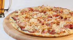 Je tohle nejšílenější pizza Česka? Neuvěříte, co všechno do ní dali!