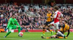 Petr Čech se jenom díval, jak brankář soupeře vychytal Arsenal!