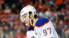 McDavidova série skončila, proti Winnipegu nebodoval. Pastrňákův gól nestačil
