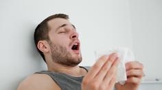 Nepřejete po kýchnutí "na zdraví"? Hrozí strašné věci, tvrdí pověra