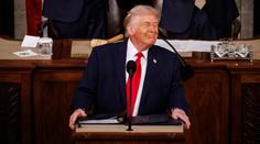 Trumpův projev vzbudil silné emoce. Jednoho poslance vyvedli ze sálu