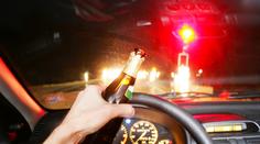 Za volant i po litru pálenky! Podívejte se, co na silnicích předvádějí extrémně opilí řidiči