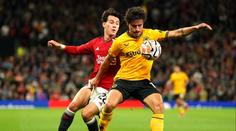 Jak tohle nemůže být penalta? Fanoušci kritizují sudí, kteří pomohli Manchesteru