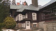 Sněmovna vystěhuje Ukrajince z Harrachova, aby tam mohli relaxovat poslanci