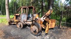 Lubomíra připravil žhář o živobytí. Zapálil mu traktor po otci