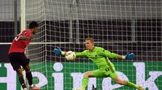 Čaroděj v bráně Kodaně deptal hráče United. Johnsson má nový rekord ligy