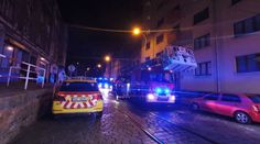 Plameny zachvátily byt v Praze. Při požáru zemřeli dva senioři i jejich pes