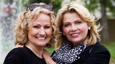 Polovina dua Kamelie zpěvačka Hana Buštíková dnes slaví 75. narozeniny