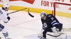 Pavelec vychytal výhru Winnipegu, Palát si připsal gól a asistenci!