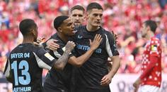 Schick zařídil dvěma góly remízu, Dortmund se kvalifikoval do Ligy mistrů