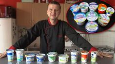 VELKÝ TEST ZAKYSANÝCH SMETAN: Která je lahodná a která je nacpaná škrobem?