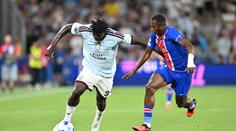 Superpohár UEFA ON-LINE: Aston Villa proměnila velký tlak ve vyrovnání. Skóroval mladíček